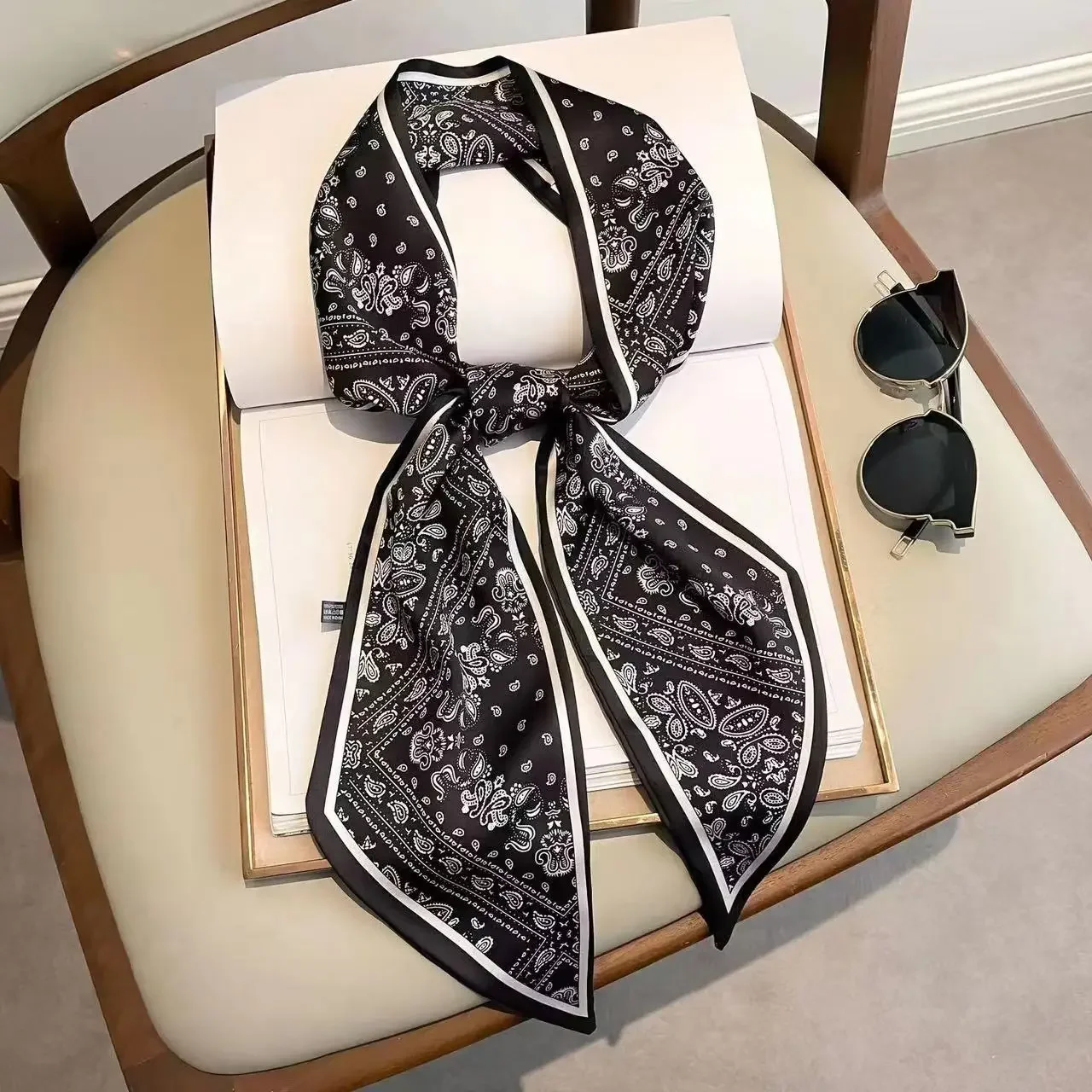 Luxury Bags Design - Sciarpa Skinny Stampata di Design, Foulard