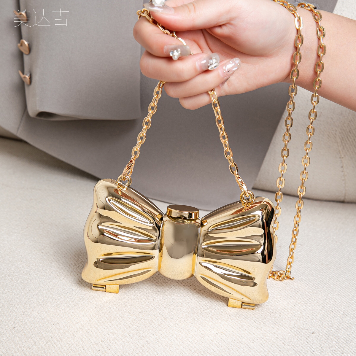 Mini Clutch a Forma di Fiocco  - Luxury Bags Cute recensione e prezzo