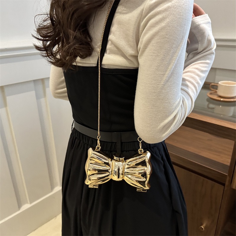 Mini Clutch a Forma di Fiocco  - Luxury Bags Cute recensione e prezzo