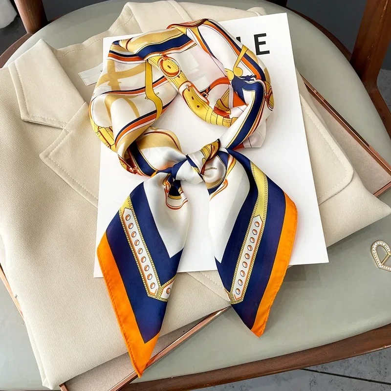 Foulard Quadrato Sottile in Se - Luxury Bags Design recensione e prezzo