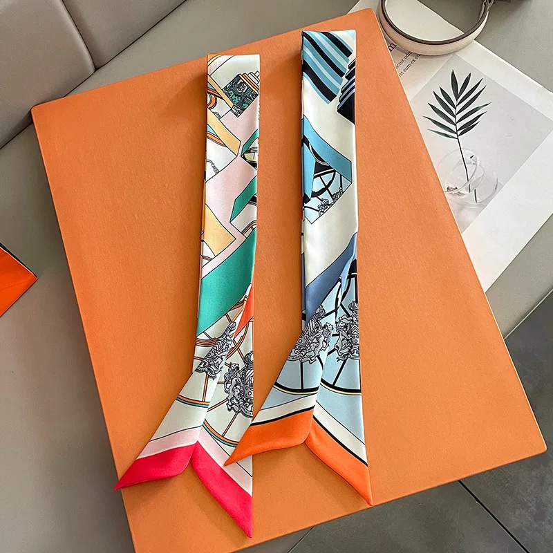 Sciarpa con tracolla stampata  - Luxury Bags Brands recensione e prezzo